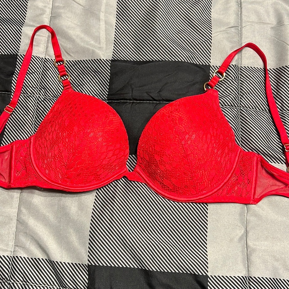 Victoria’s Secret push up bra
